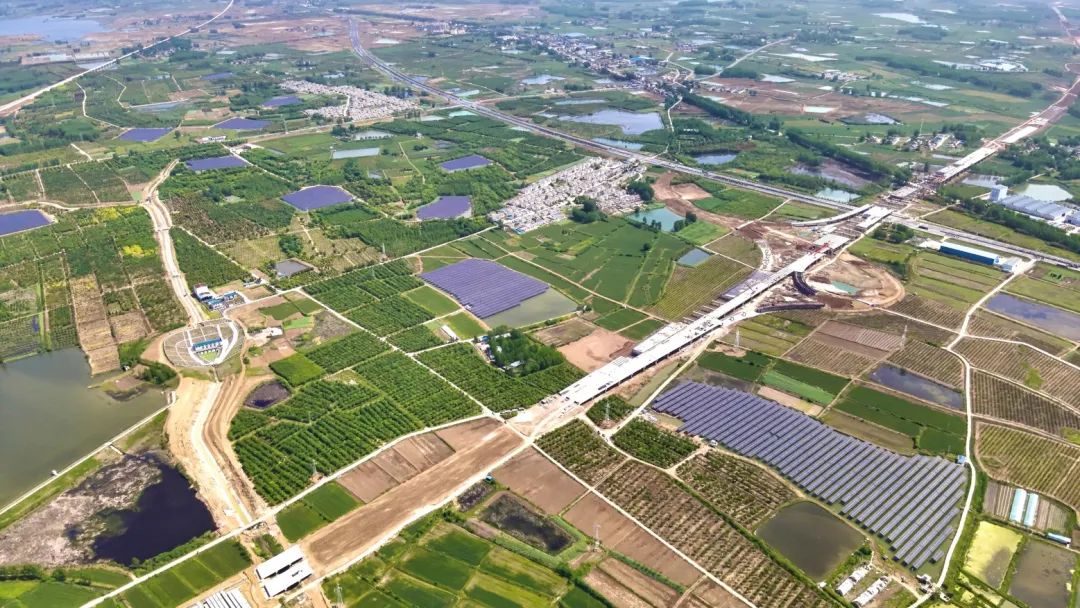 闲置坑塘变身“聚光盆”|M88科技安徽肥东一期134MW项目成功并网发电！